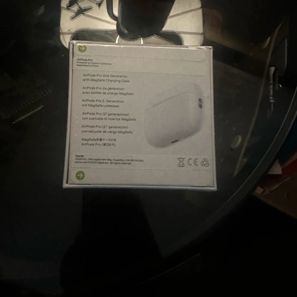 Apple White Wireless Earbuds